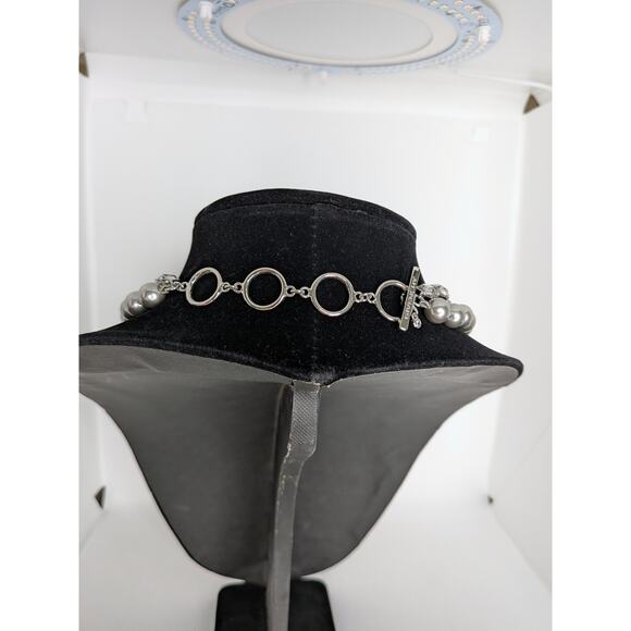 Givenchy Pearl and Rhinestone Crystal Silver Tone Necklace 19" - Picture 3 of 6